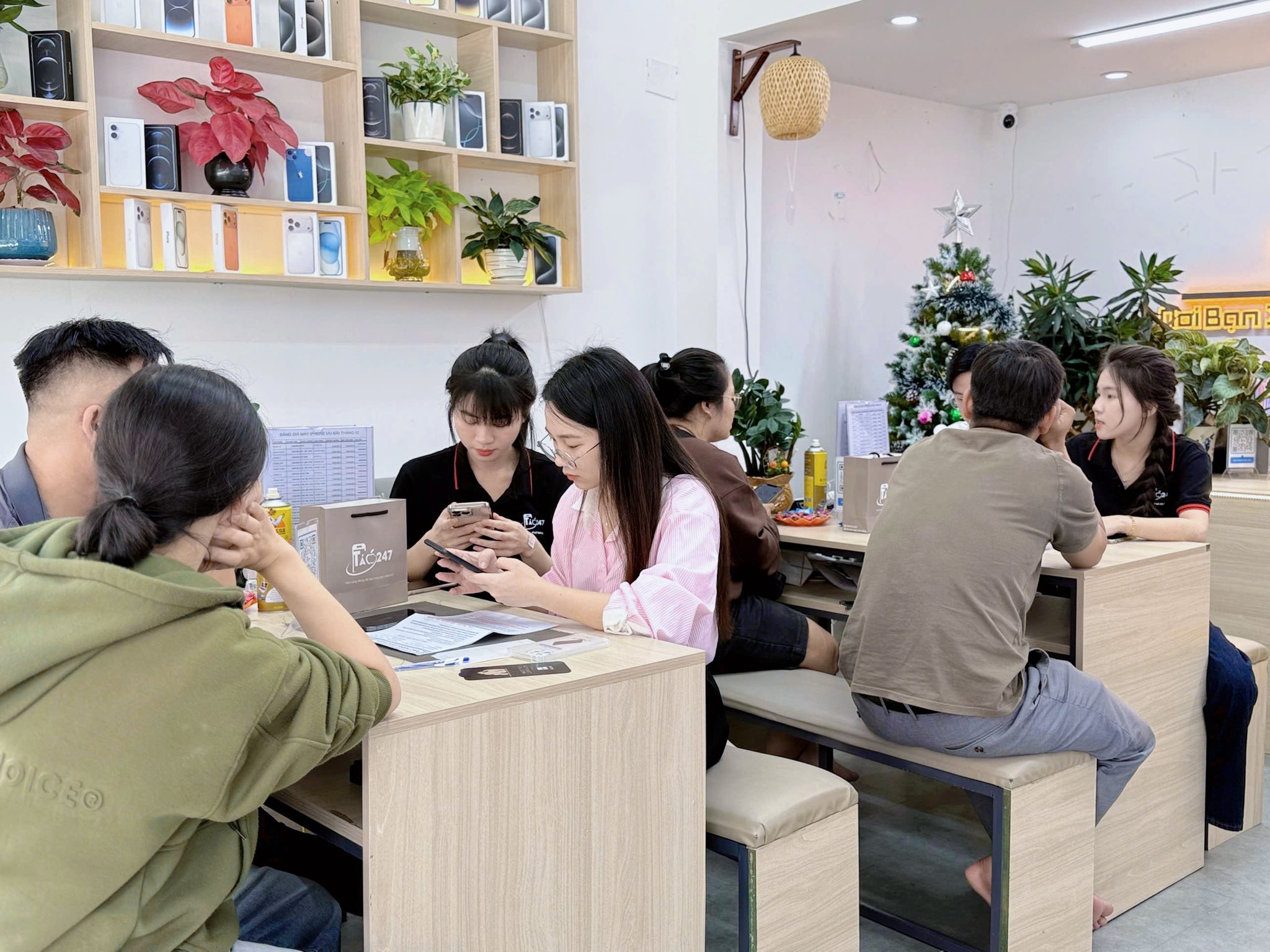 Rất nhiều khách vẫn đang săn tìm iPhone 11 Pro Max 512GB