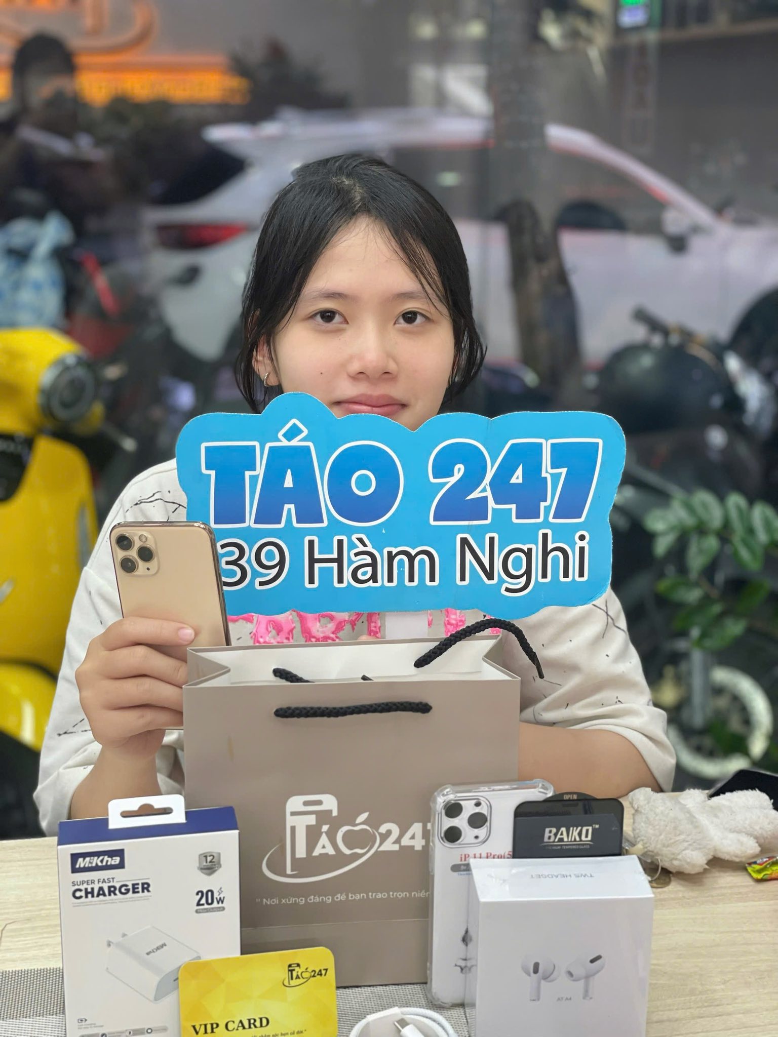 iPhone 11 Pro vẫn đang là sản phẩm được rất nhiều khách hàng tin tưởng lựa chọn tại Táo 247