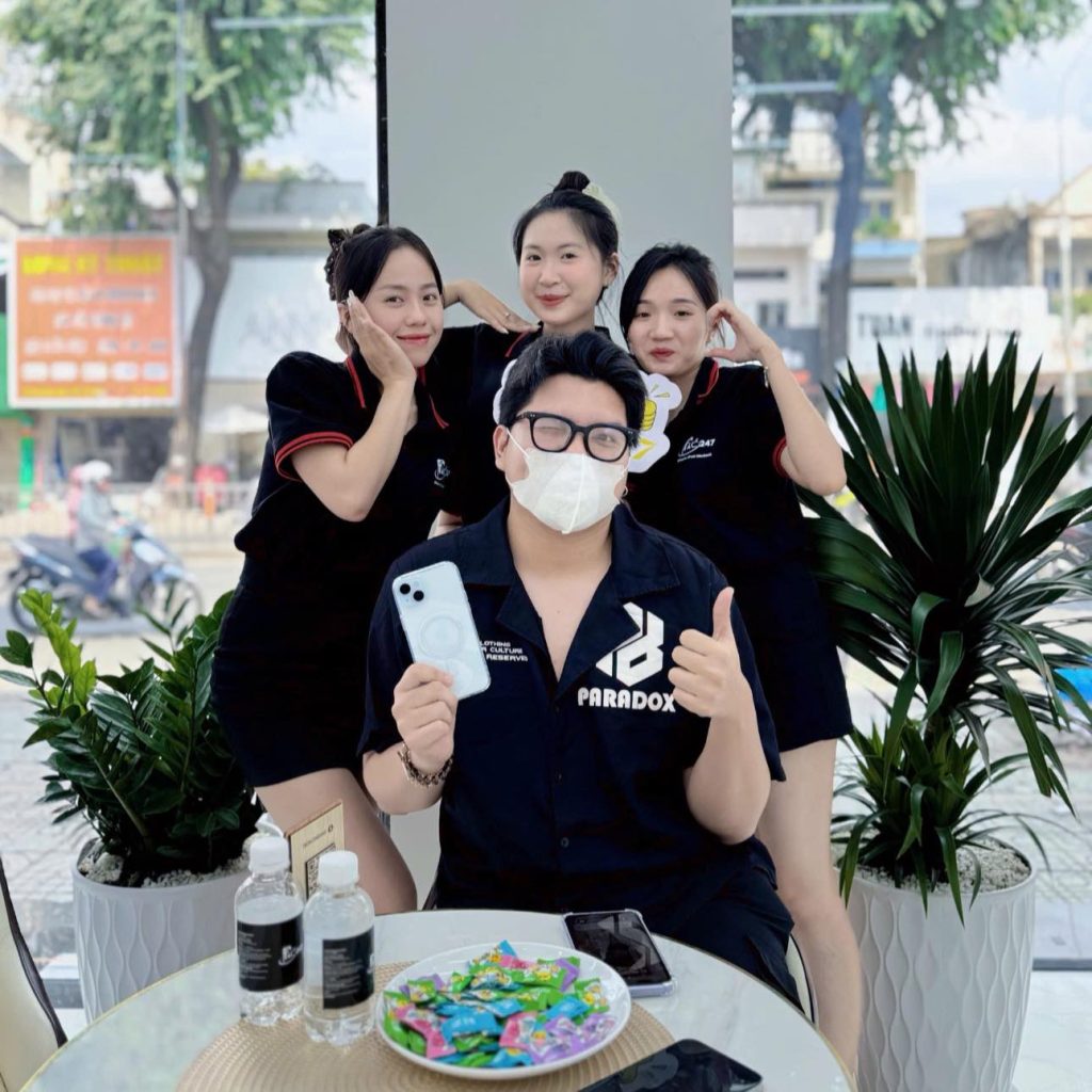 Khách hàng tin tưởng và lựa chọn iPhone 14 tại Táo 247