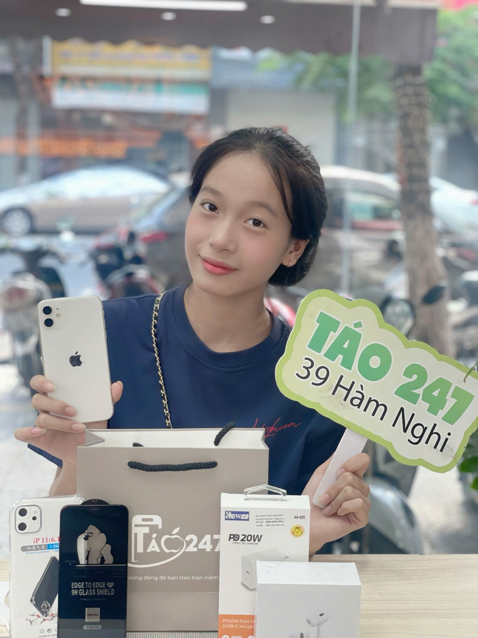 iPhone 11 vẫn đang là sản phẩm được rất nhiều khách hàng tin tưởng lựa chọn tại Táo 247