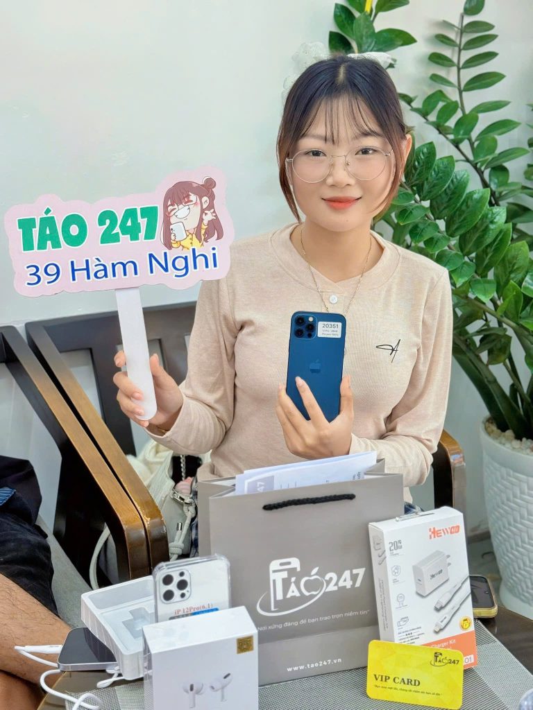 iPhone 12 Pro vẫn đang là sản phẩm được rất nhiều khách hàng tin tưởng lựa chọn tại Táo 247