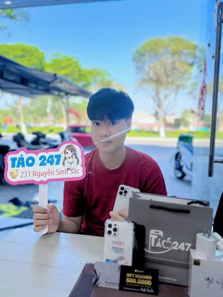 iPhone 12 Pro vẫn đang là sản phẩm được rất nhiều khách hàng tin tưởng lựa chọn tại Táo 247