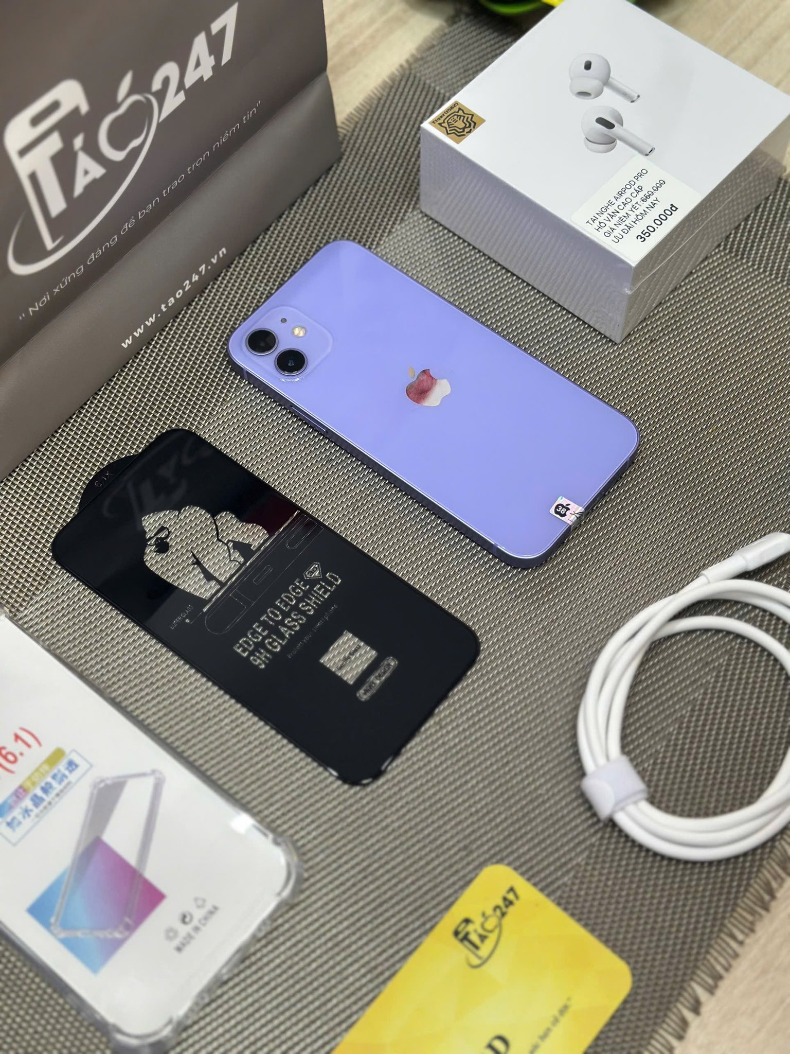 Táo 247 cam kết 100% nguyên zin, chính hãng - Khi mua hàng, khách hàng sẽ được tặng full bộ phụ kiện + bảo hành đầy đủ