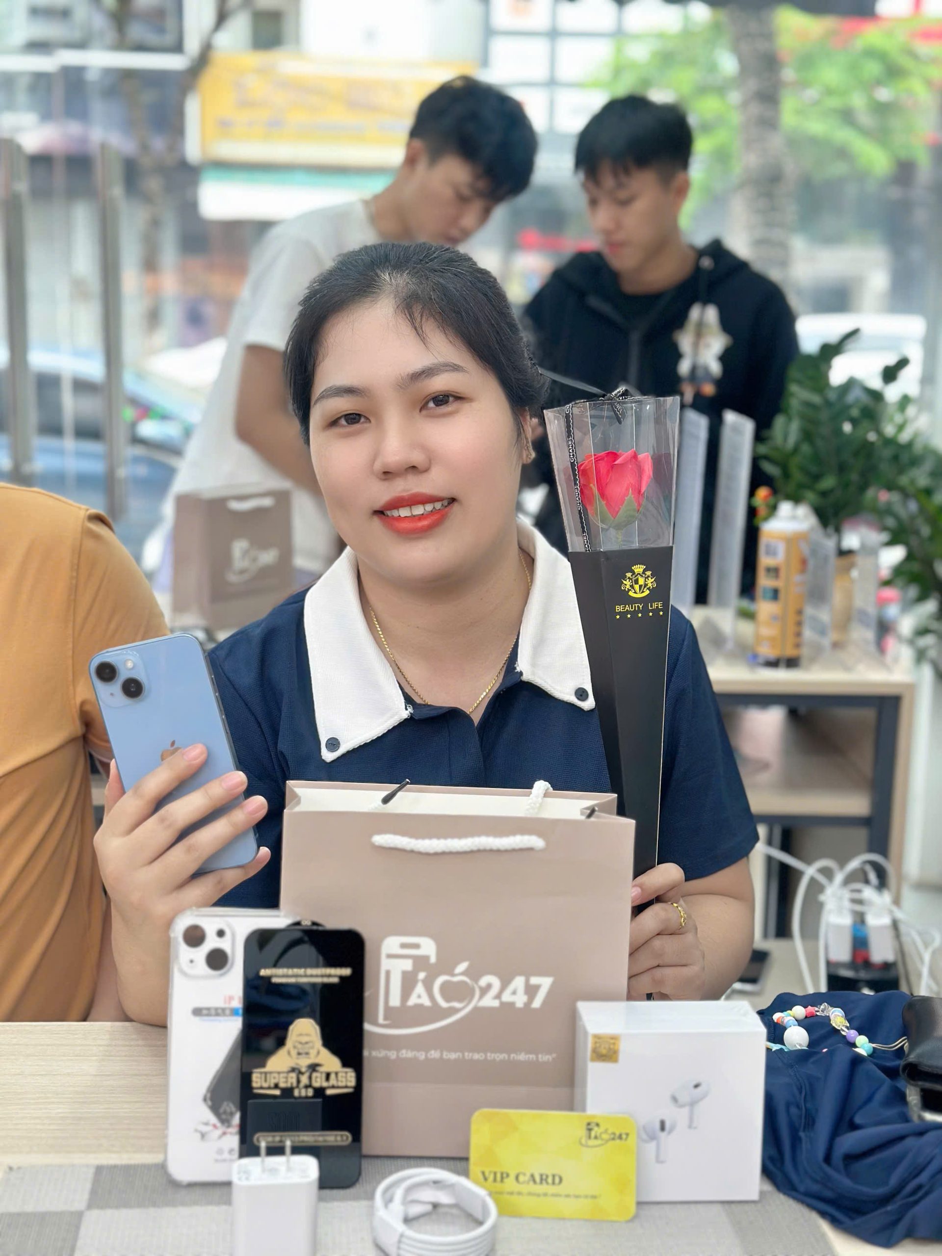 iPhone 14 vẫn đang là sản phẩm được rất nhiều sinh viên tin tưởng lựa chọn tại Táo 247