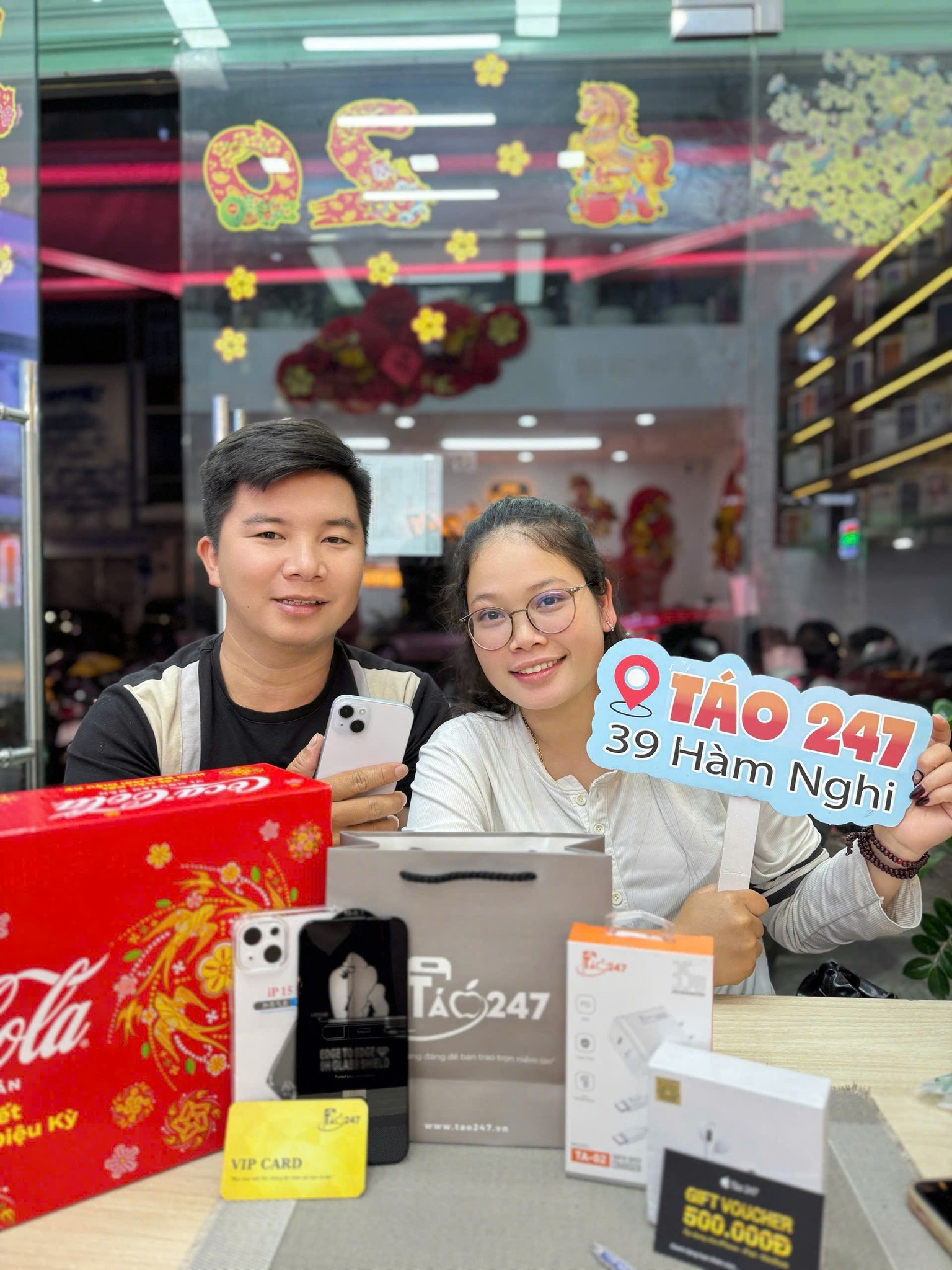 iPhone 15 Plus vẫn đang là sản phẩm được rất nhiều khách hàng tin tưởng lựa chọn tại Táo 247