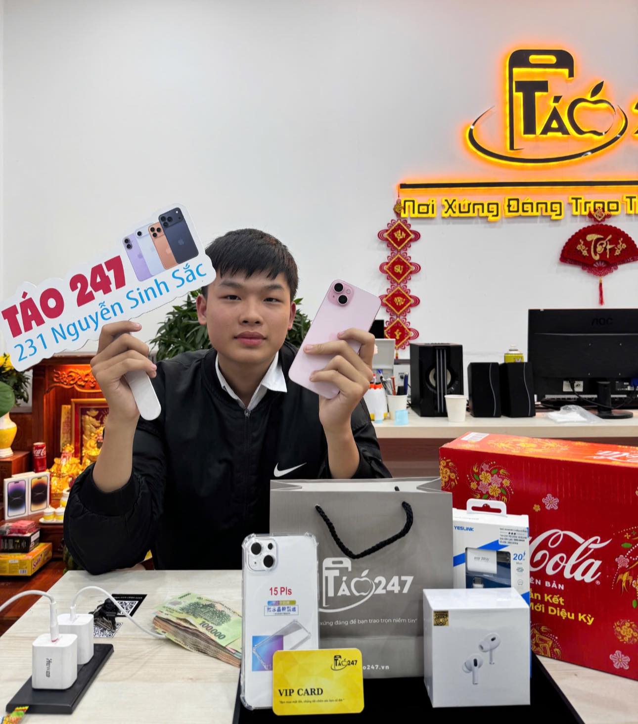 iPhone 15 Plus vẫn đang là sản phẩm được rất nhiều khách hàng tin tưởng lựa chọn tại Táo 247