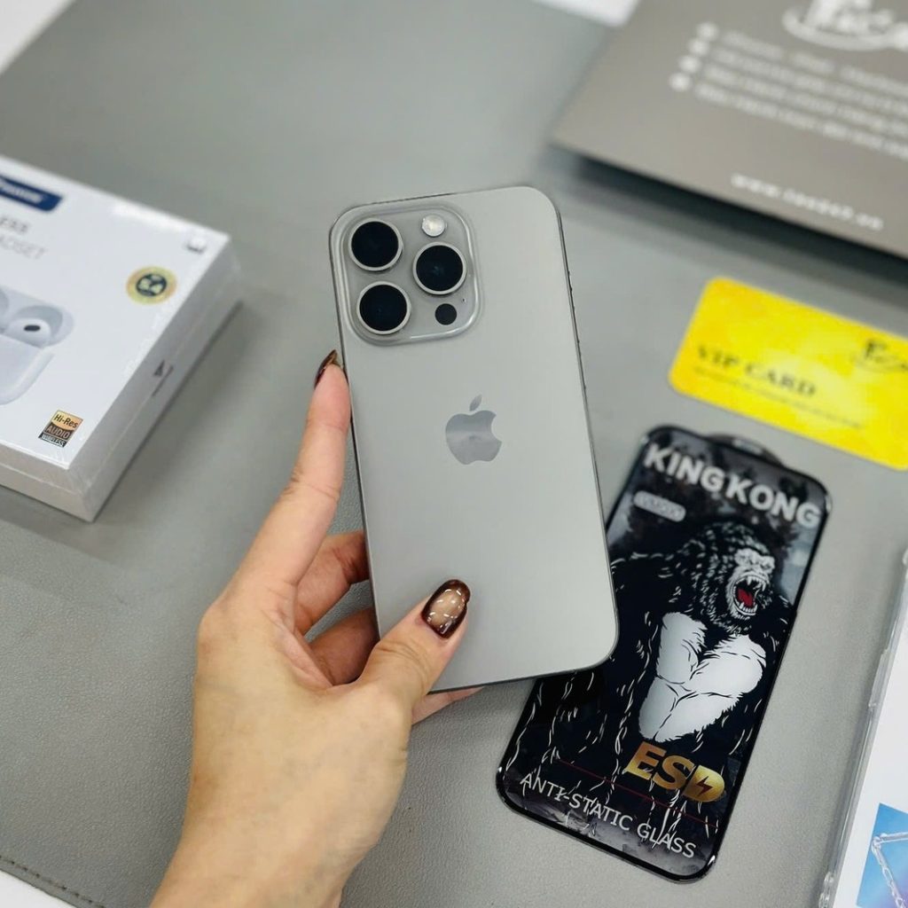 Táo 247 cam kết 100% nguyên zin, chính hãng - Khi mua hàng, khách hàng sẽ được tặng full bộ phụ kiện + bảo hành đầy đủ