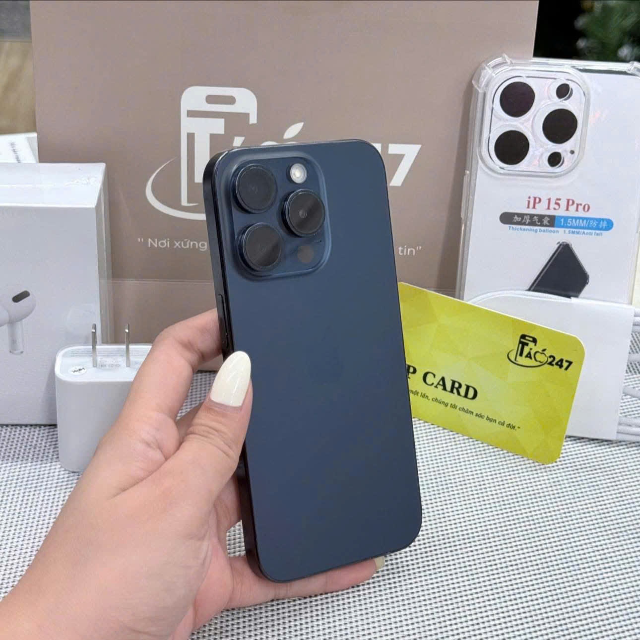 Táo 247 cam kết 100% nguyên zin, chính hãng - Khi mua hàng, khách hàng sẽ được tặng full bộ phụ kiện + bảo hành đầy đủ