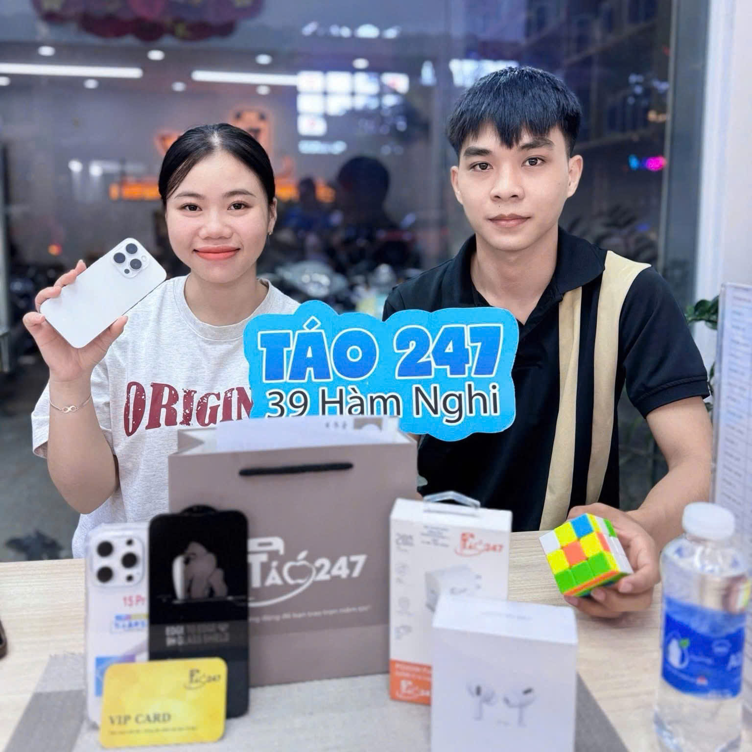 iPhone 15 Pro vẫn đang là sản phẩm được rất nhiều khách hàng tin tưởng lựa chọn tại Táo 247