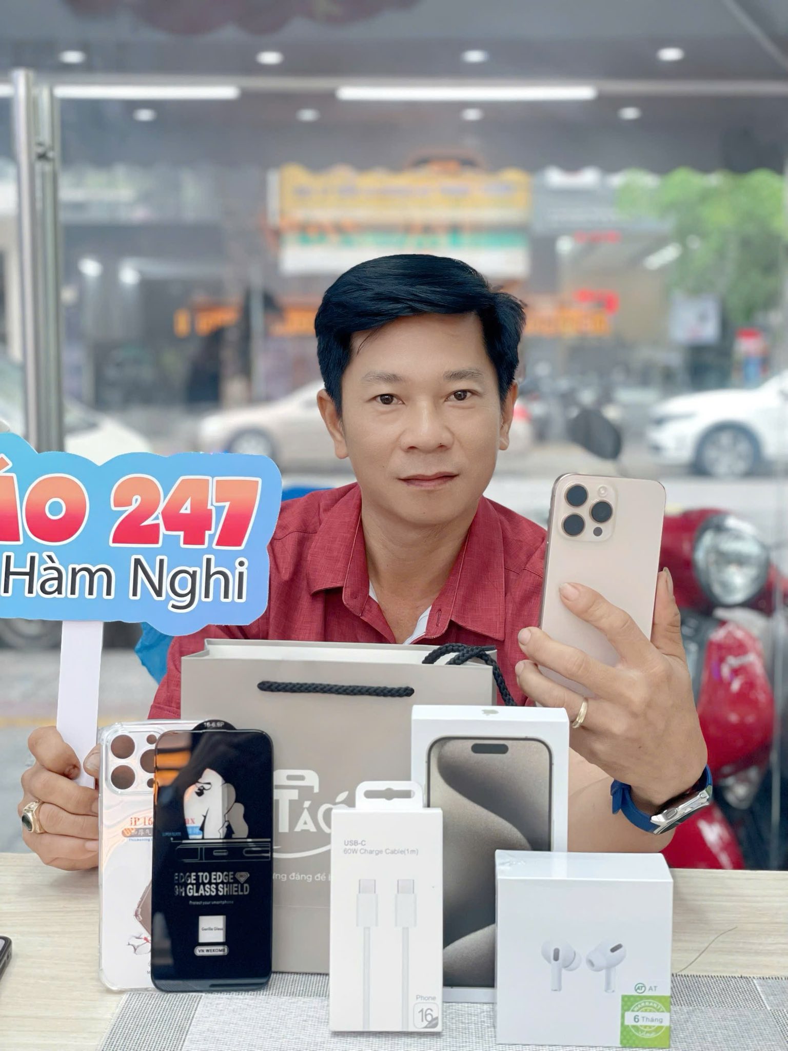 iPhone 16 Pro Max vẫn đang được rất nhiều khách hàng tin tưởng lựa chọn tại Táo 247