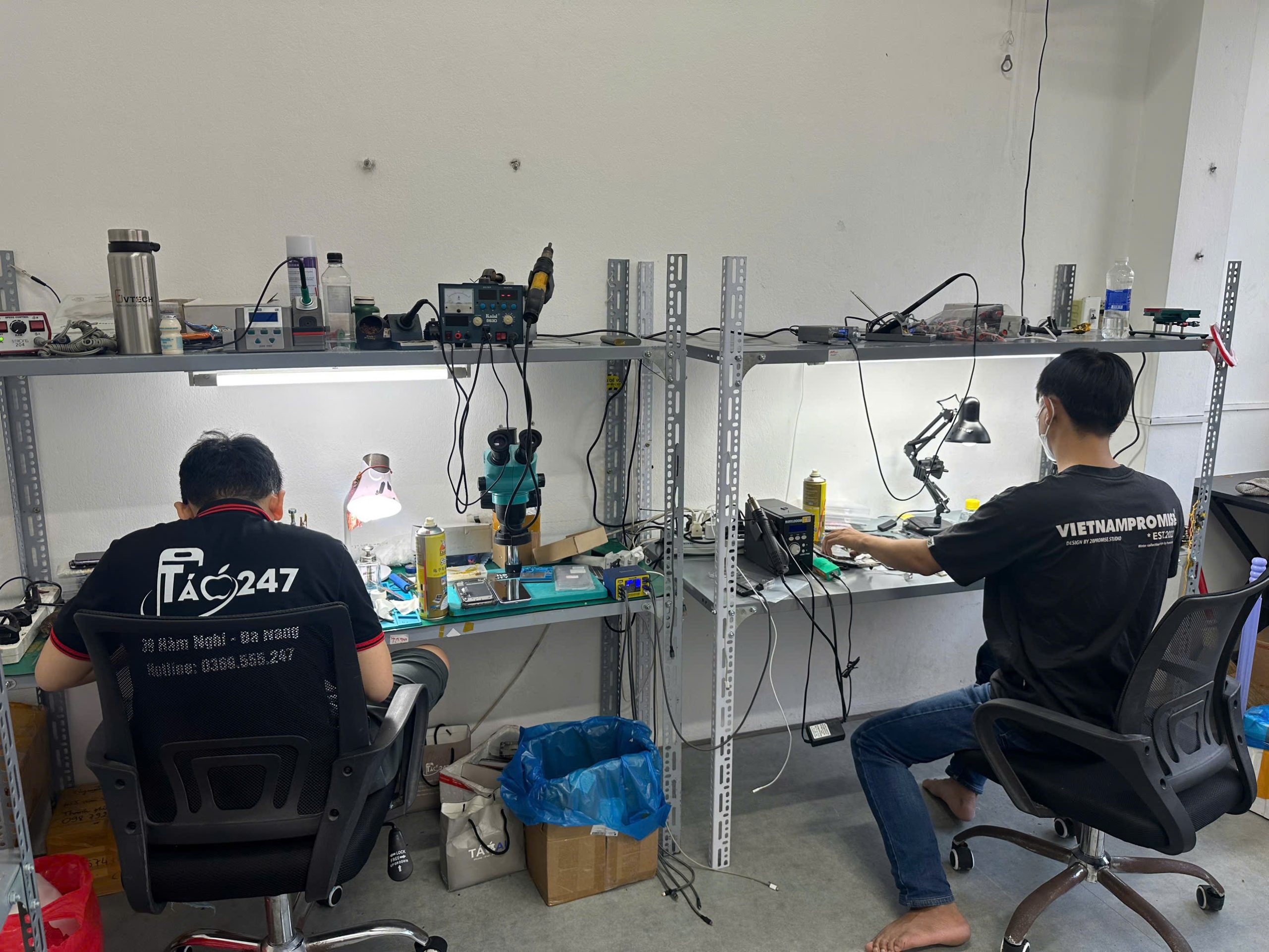 Tại Táo 247, chúng tôi cung cấp dịch vụ thay pin iPhone 14 Pro Max chính hãng