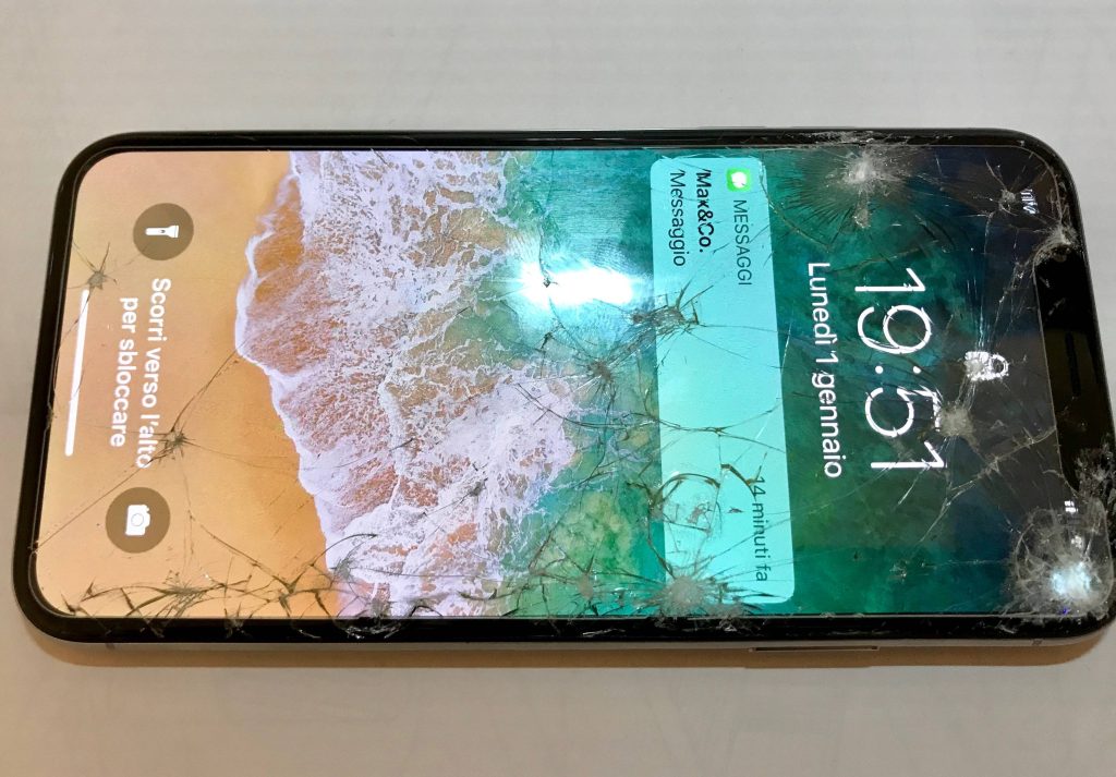 Thay Kính iPhone rơi vỡ tại Táo 247 Đà Nẵng