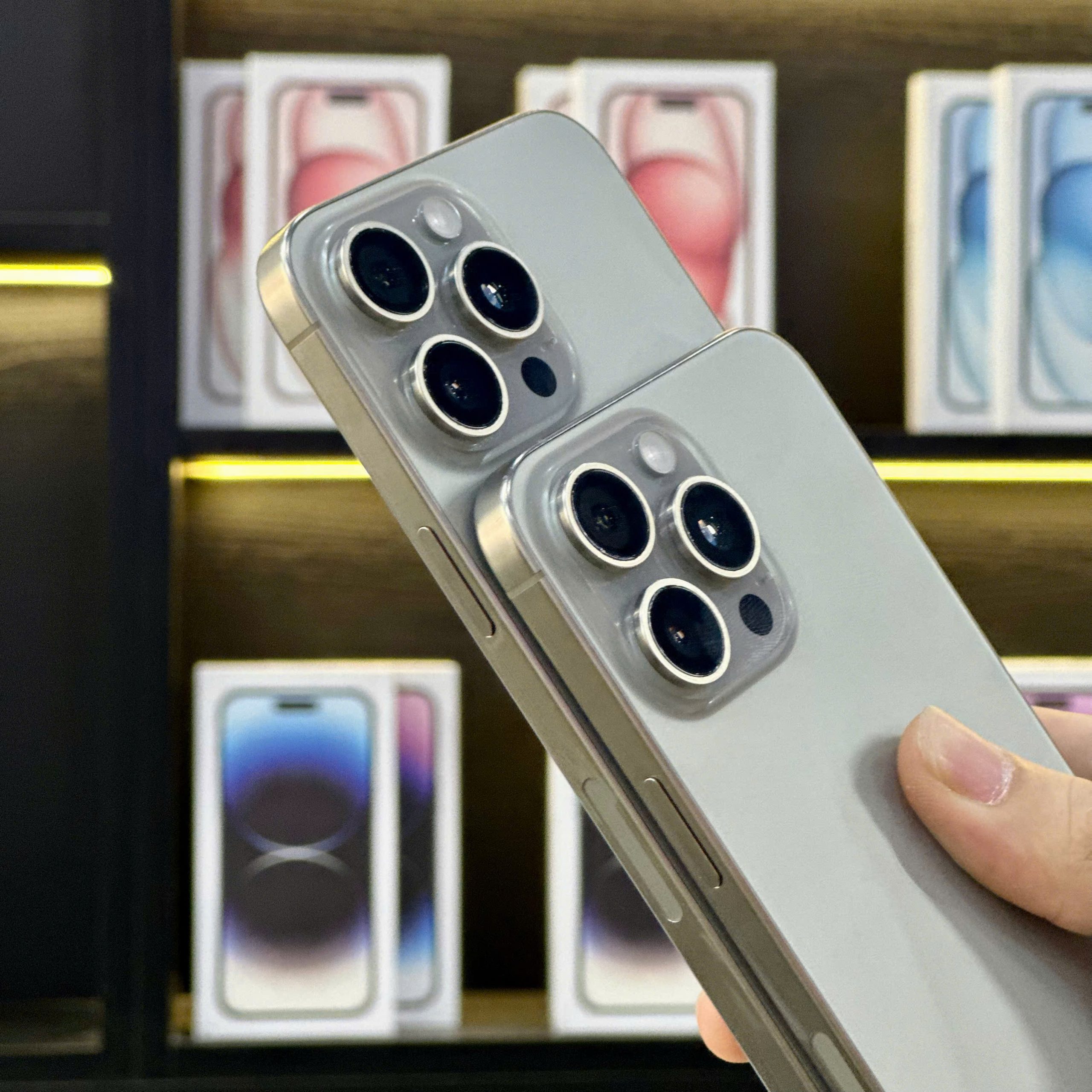 iPhone 15 Pro Max đầy đủ mẫu mã đa dạng tại Táo 247