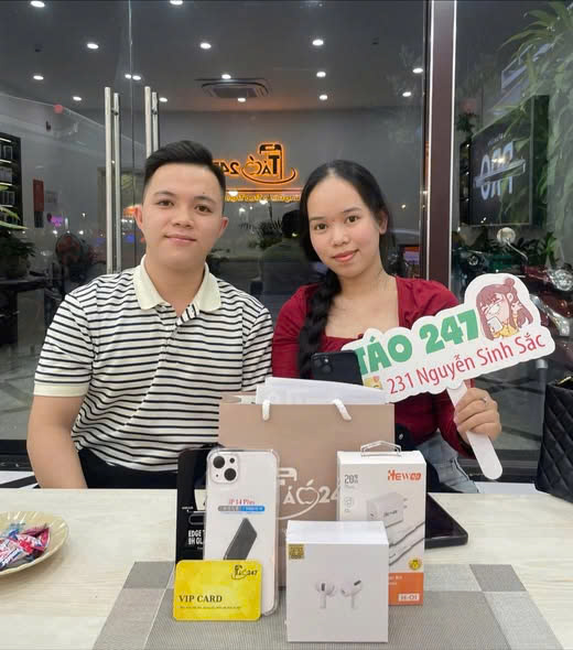 Rất nhiều khách hàng tin tưởng và lựa chọn iPhone 14 Plus tại Táo 247