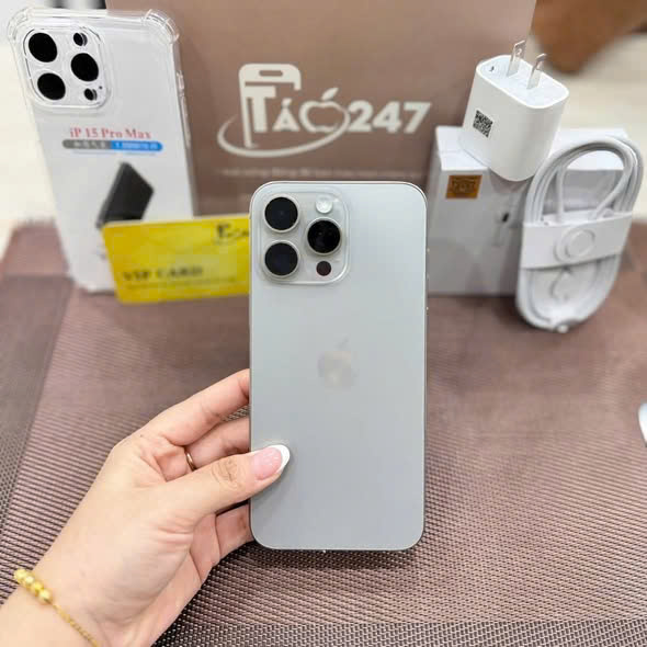 Táo 247 cam kết 100% nguyên zin, chính hãng - Khi mua hàng, khách hàng sẽ được tặng full bộ phụ kiện + bảo hành đầy đủ