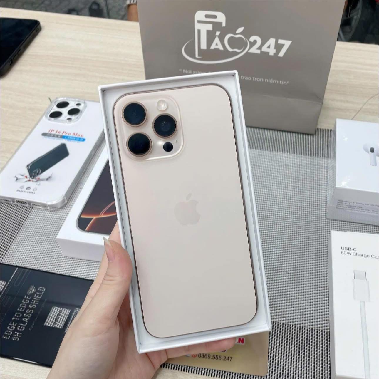 Khi mua hàng, khách hàng sẽ được tặng full bộ phụ kiện + bảo hành đầy đủ