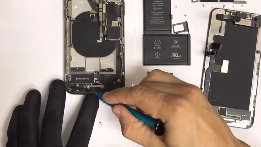 Táo 247 | Tiến hành kiểm tra lỗi iPhone 14 Pro Max không sạc được