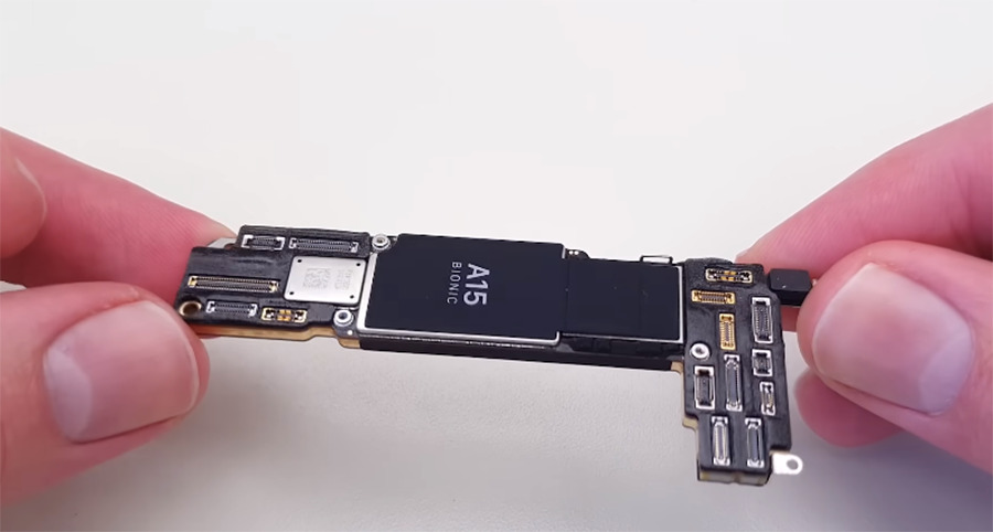 Linh kiện chất lượng cao dùng trong quá trình sửa main iPhone 13 Liên Chiểu tại Táo 247 iCare.