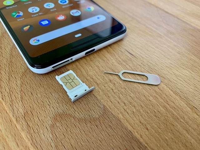 Hình ảnh phôi thẻ SIM cũ bị trầy xước mạch đồng là nguyên nhân iPhone mất sóng phổ biến | Táo 247
