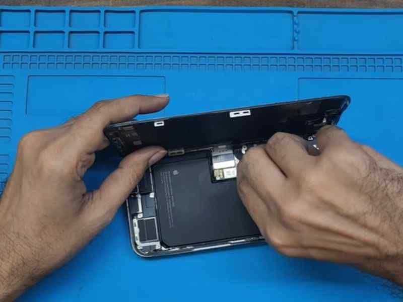 Dịch vụ thay kính iPhone 14 chính hãng, lấy ngay tại Đà Nẵng | Táo 247