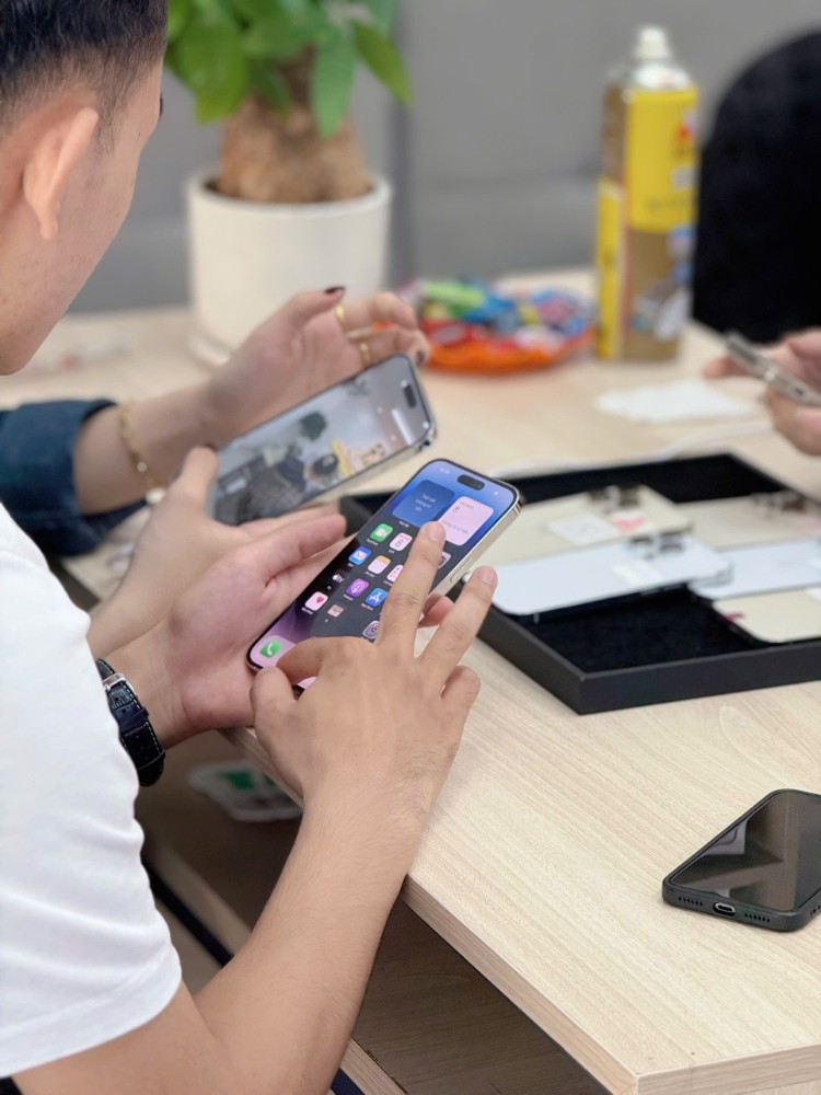 iPhone cũ bị tráo linh kiện làm sao biết