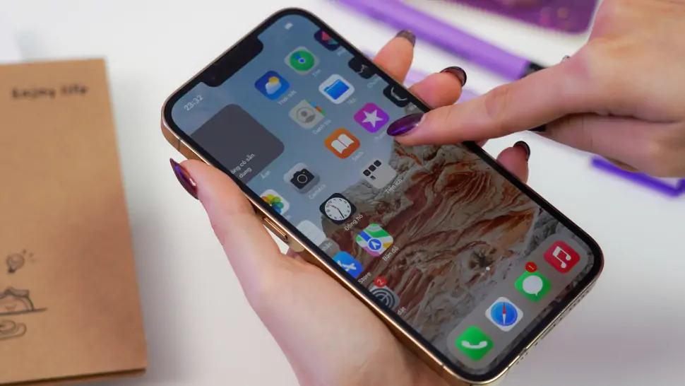 Dịch vụ sửa chữa màn hình iPhone 14 không cảm ứng tại Táo 247 uy tín