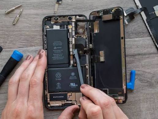 Linh kiện pin chính hãng dùng để thay pin iPhone 15 Đà Nẵng tại Táo 247