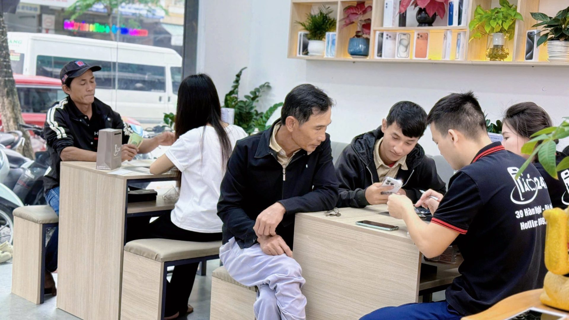 tao-247-iphone-cu-da-nang