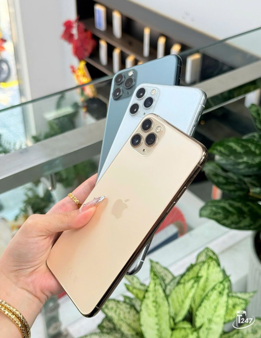 iPhone 11 Pro Max màu bạc, thiết kế sang trọng, camera 3 mắt, hiệu năng ổn định | Táo 247