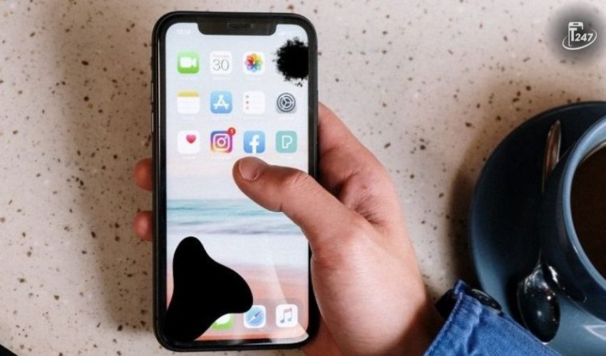 Các vết loang màu như mực hoặc đốm đen/trắng xuất hiện trên màn hình | Táo 247