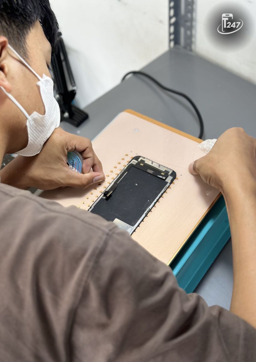 Táo 247 tự hào với quy trình thay màn hình iPhone chuyên nghiệp, minh bạch