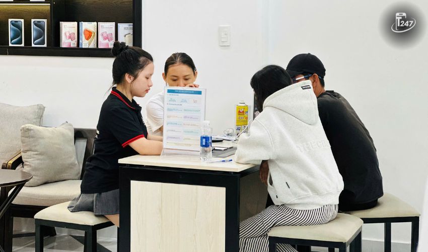 Giá thay mặt lưng iPhone XS Max có thể dao động tùy thuộc vào thời điểm, chất lượng linh kiện | Táo 247