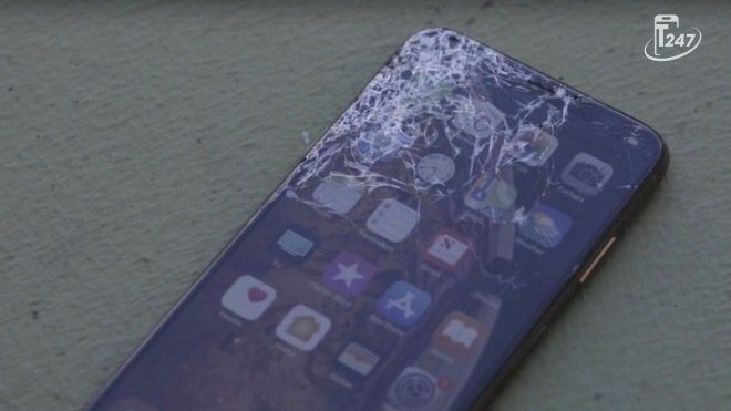 Va đập làm vỡ màn hình cũng khiến cho iPhone 14 Pro Max bị mất âm thanh | Táo 247