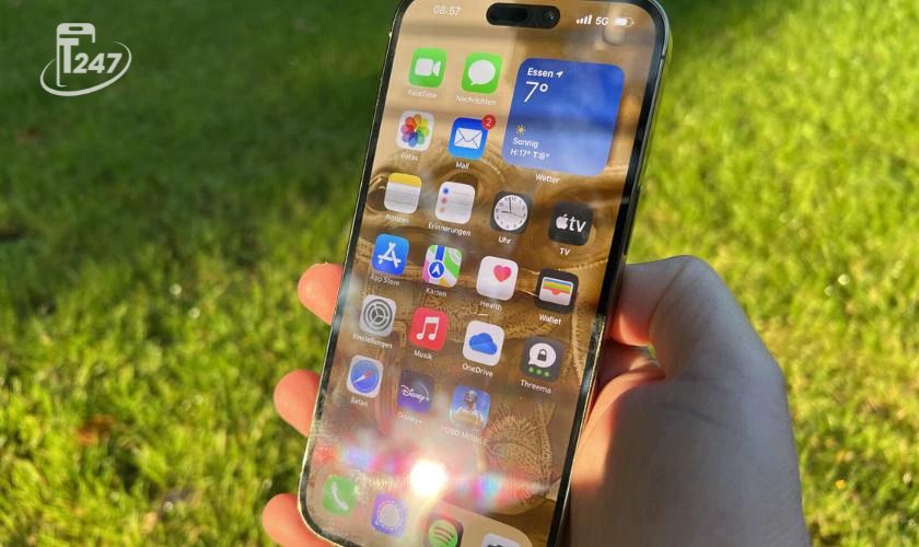 iPhone 15 Pro bị đơ không tắt được màn hình | Táo 247