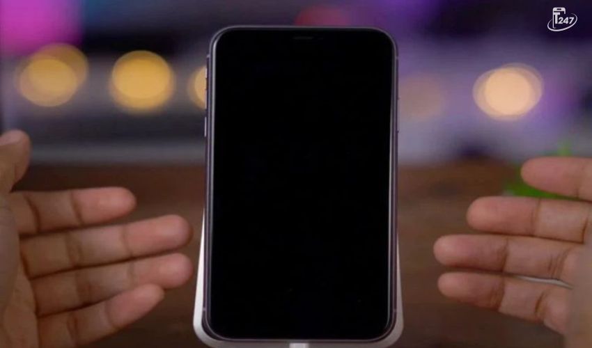 Màn hình iPhone bị đen không lên nguồn dù đã cắm sạc pin | Táo 247