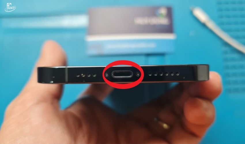 Táo 247 cung cấp dịch vụ thay chân sạc iPhone X chuyên nghiệp, nhanh chóng