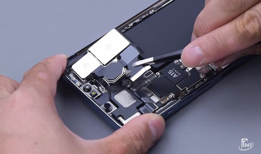 Quy trình tháo lắp và sửa main iPhone 13 Liên Chiểu được thực hiện bởi đội ngũ kỹ thuật giàu kinh nghiệm | Táo 247